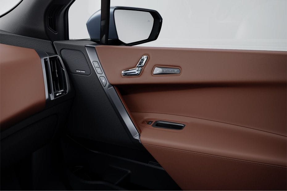 door handle interior of بي إم دبليو IX 2026