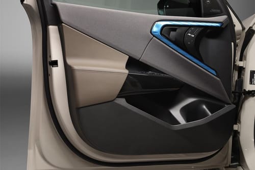 بي إم دبليو X3 Inside Of Drivers Side Open Door