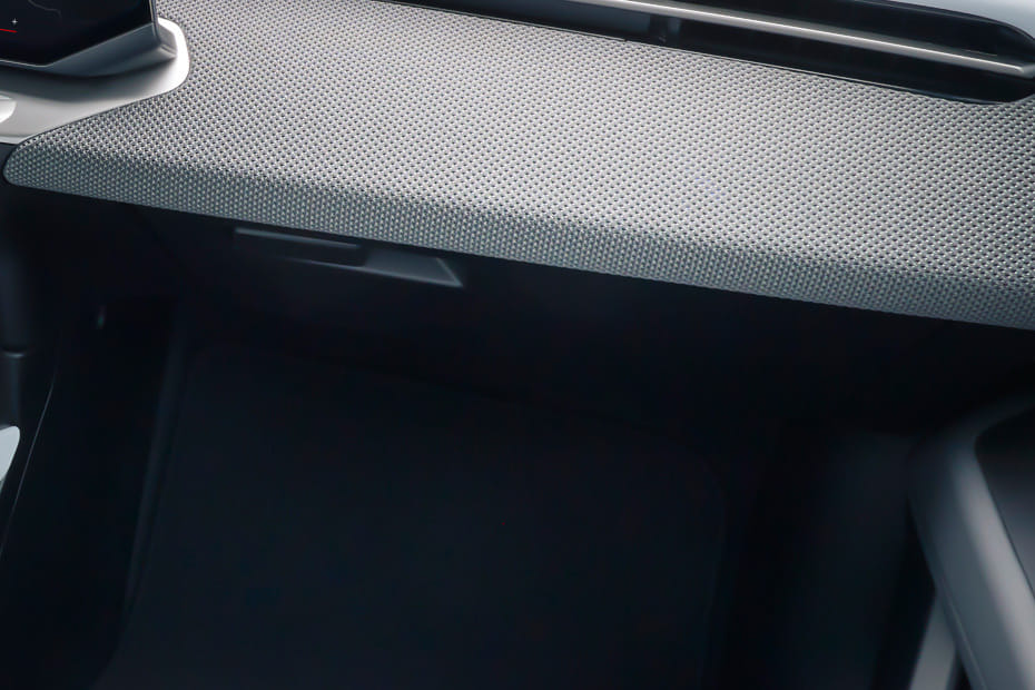 بي إم دبليو آي إكس 3 Glove Box