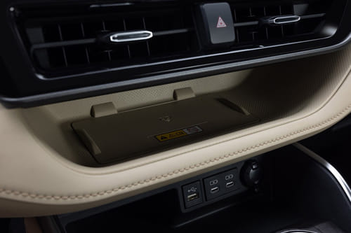 Power Accessories Outlet View of تويوتا هايلاندر