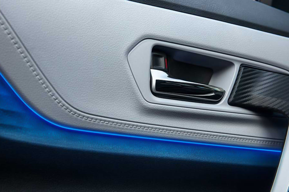 door handle interior of Toyota Veloz