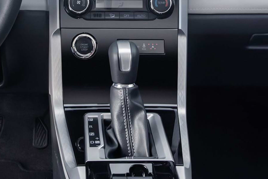 Toyota Veloz Gear Shifter