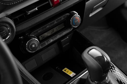 Front AC Controls of Toyota Yaris