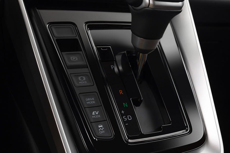 Center Controls of تويوتا إنوفا