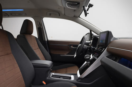 إنوفا Front Seats