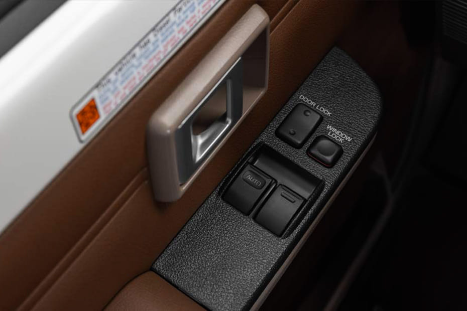 تويوتا لاند كروزر  بيك أب Drivers Side In Side Door Controls
