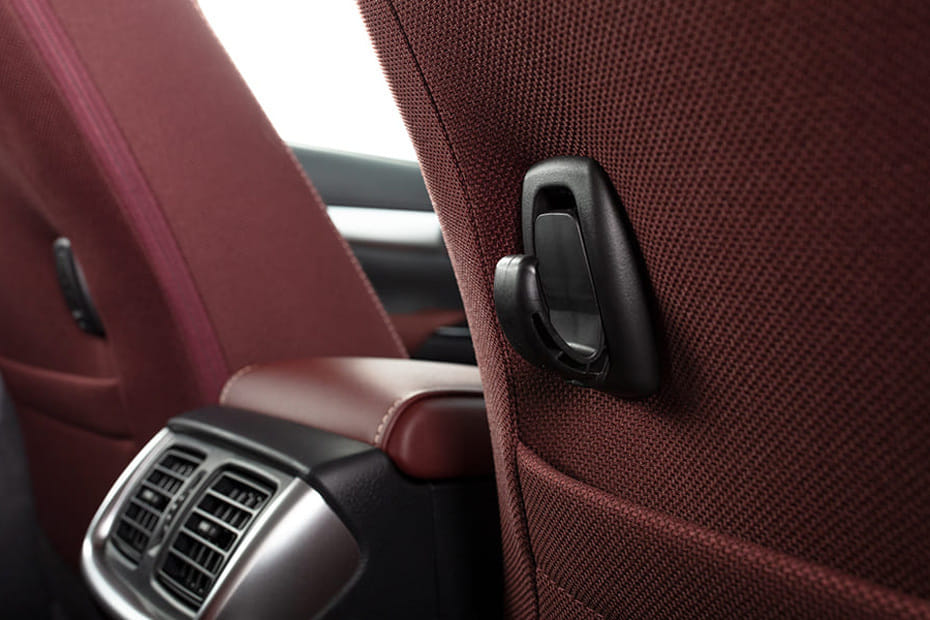 هايلكس Rear AC Controls