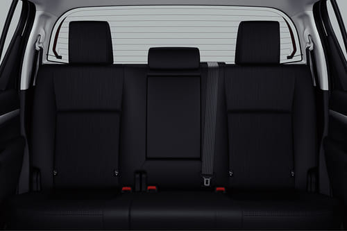 تويوتا هايلكس Rear Seats