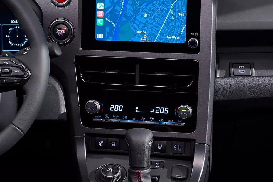 Front AC Controls of تويوتا جي آر ياريس