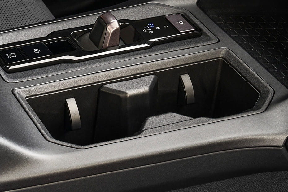 RAV4 2026 Cup Holders