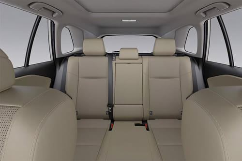تويوتا آر إيه في 4 2026 Rear Seats