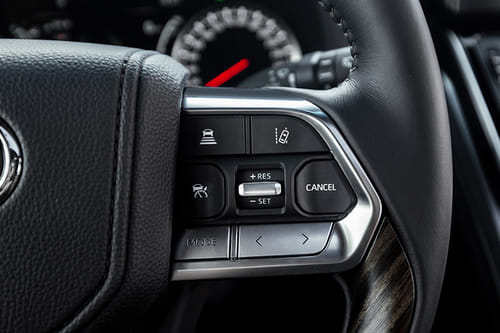 تويوتا لاند كروزر Multi Function Steering