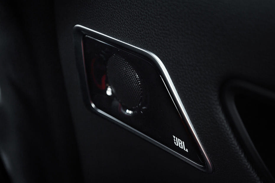 Speakers View of تويوتا لاند كروزر