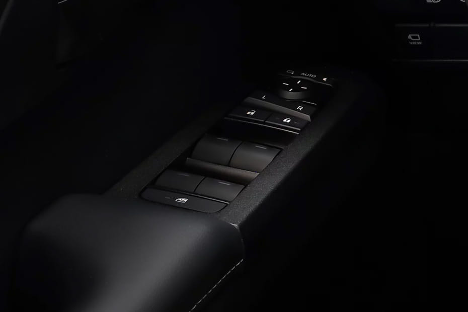 تويوتا هايلوكس بي إي في Drivers Side In Side Door Controls
