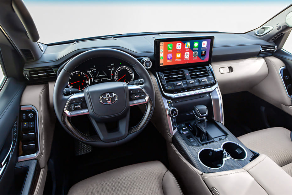 Dashboard View of لاند كروزر HEV ماكس