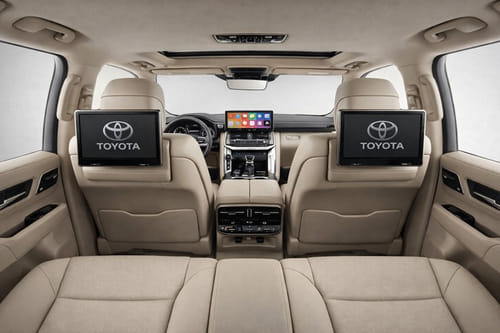 Rear Seat Entertainment of Toyota Land Cruiser HEV MAX 