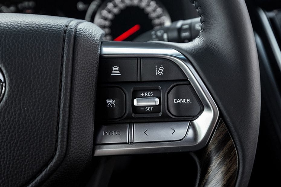 تويوتا لاند كروزر 2024-2025 Multi Function Steering في العربيةالسعودية