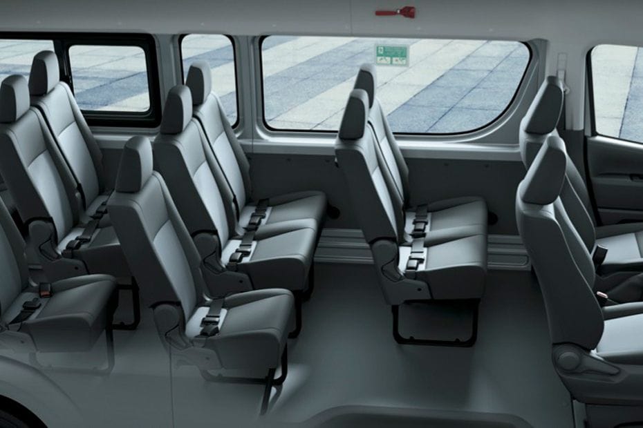 تويوتا هايس  Front And Rear Seats Together