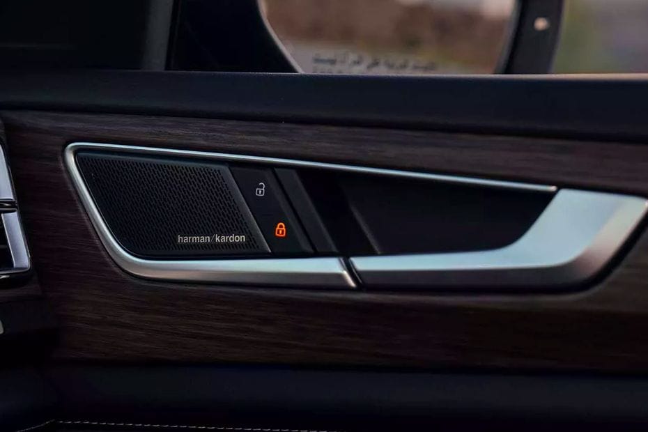 door handle interior of فلكس فاجن تيرامونت