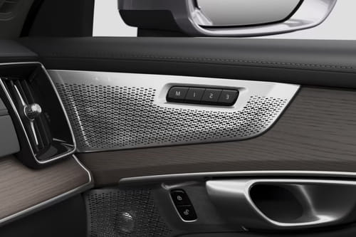 Speakers View of Volvo XC90