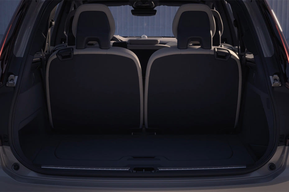 Storage Closer View of فولفو XC90