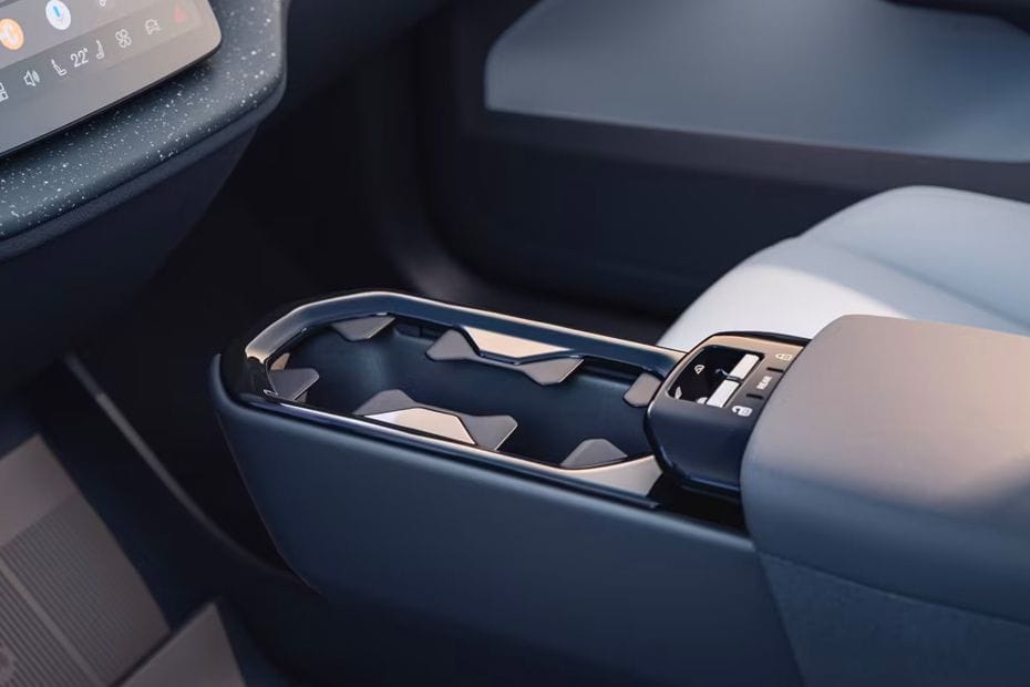 EX30 Cup Holders