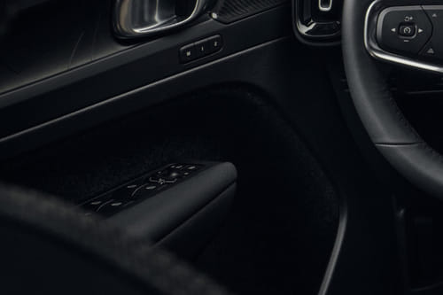 فولفو إي إكس 40 Drivers Side In Side Door Controls