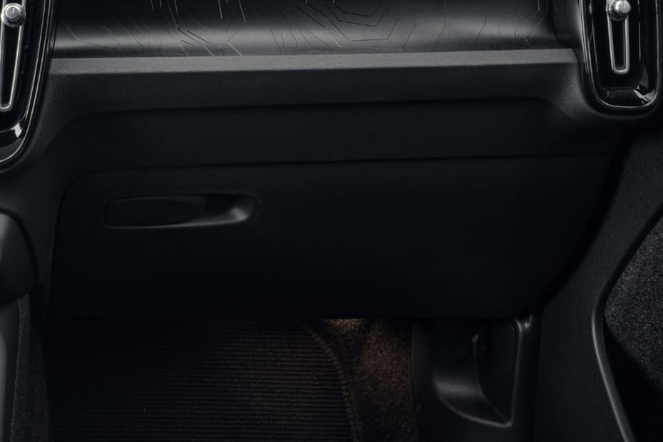 فولفو إي إكس 40 Glove Box