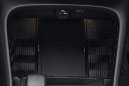 Power Accessories Outlet View of فولفو إي إكس 40