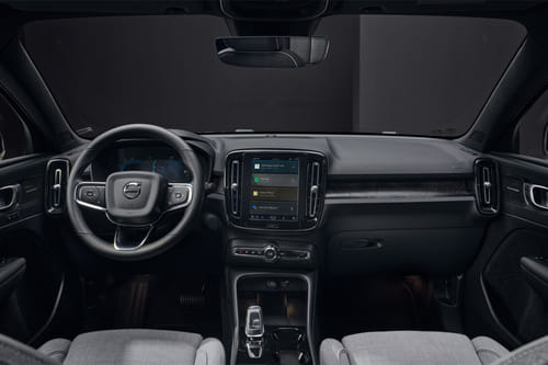 Dashboard View of إي سي 40