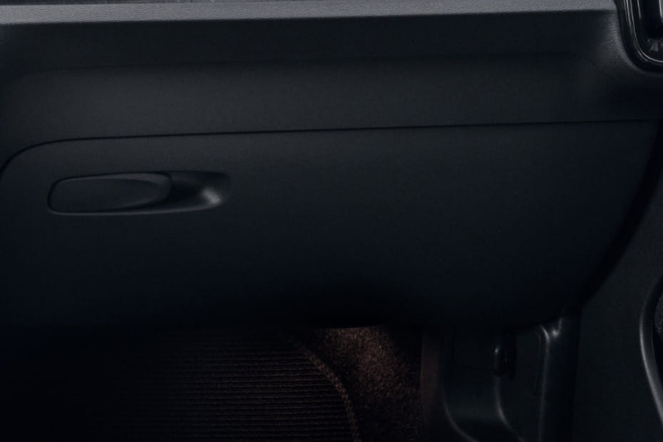 فولفو إي سي 40 Glove Box