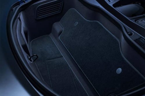 Storage Closer View of مازيراتي جي تي 2 سترادالي