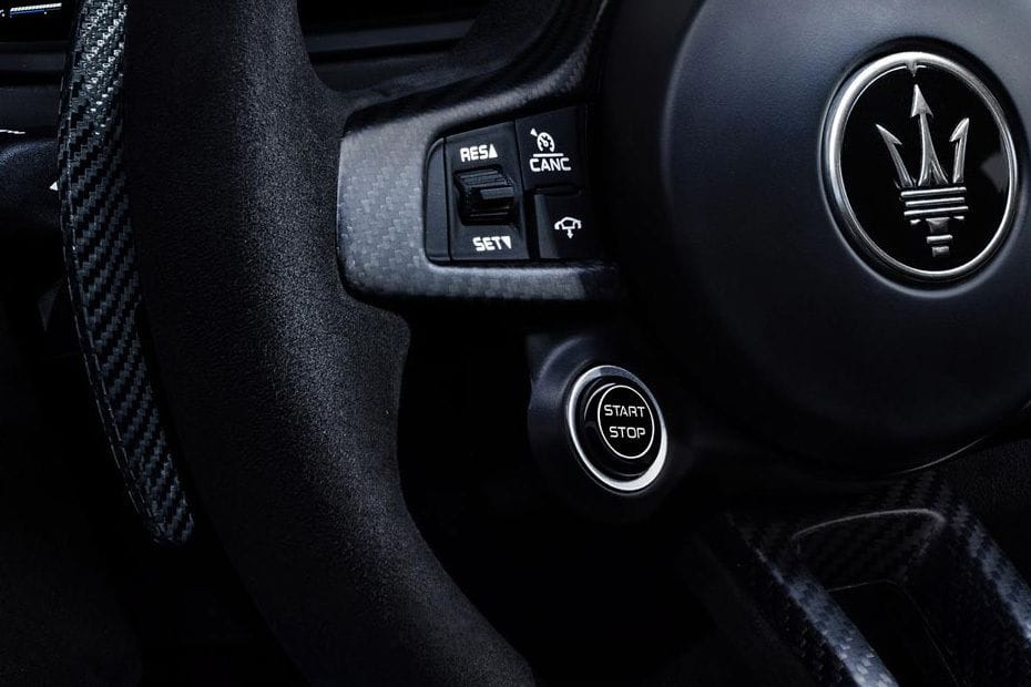 مازيراتي إم سي 20 تشييلو Multi Function Steering