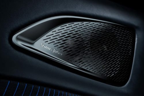 Speakers View of Maserati MC20 Cielo