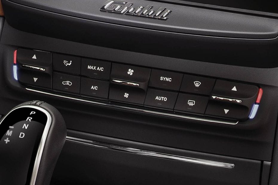 Front AC Controls of Maserati Ghibli