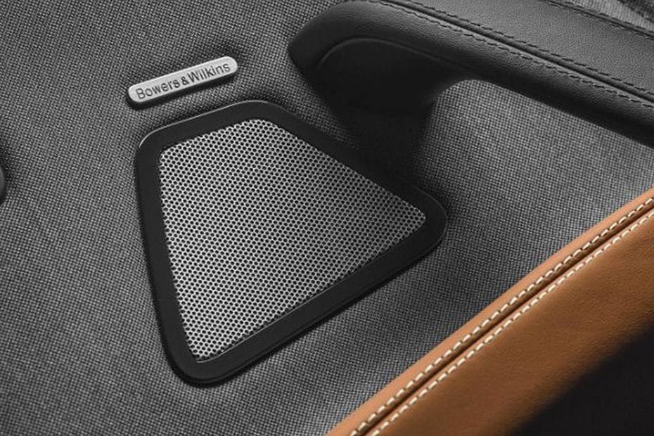 Speakers View of Maserati Ghibli