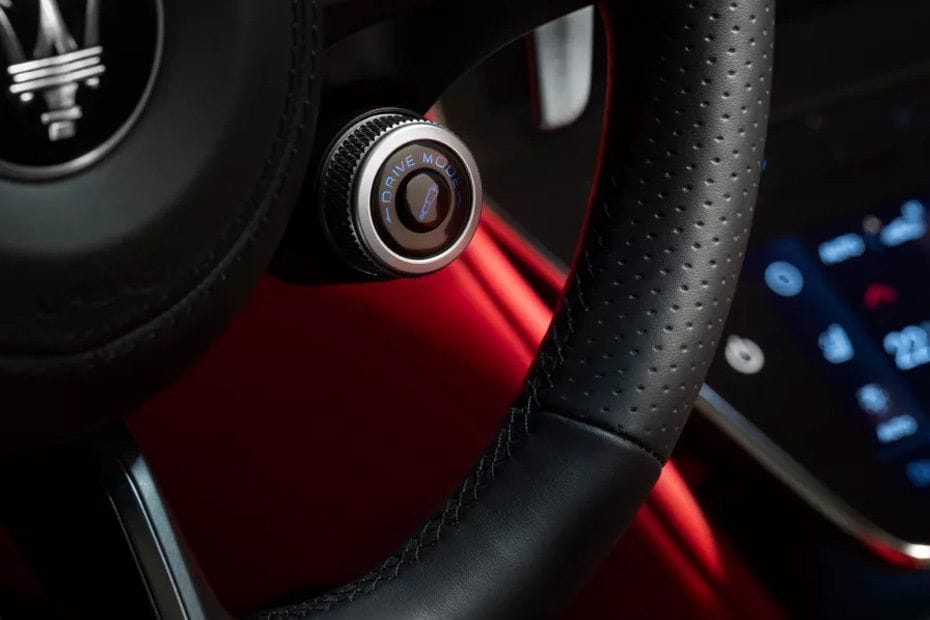 مازيراتي جران كابريو Engine Start Stop Button