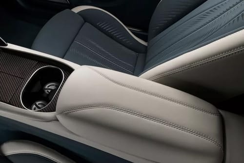 GranTurismo Front Center Divider