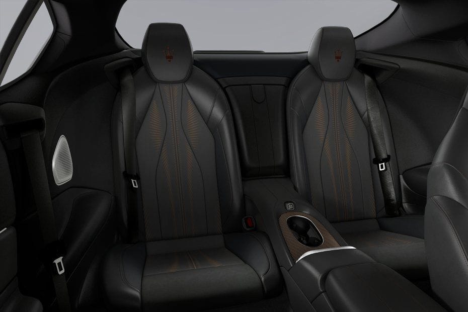 مازيراتي جران توريزمو Rear Seats