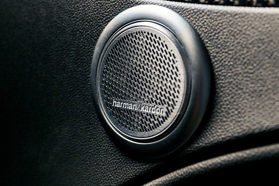 Speakers View of Alfa Romeo Giulia