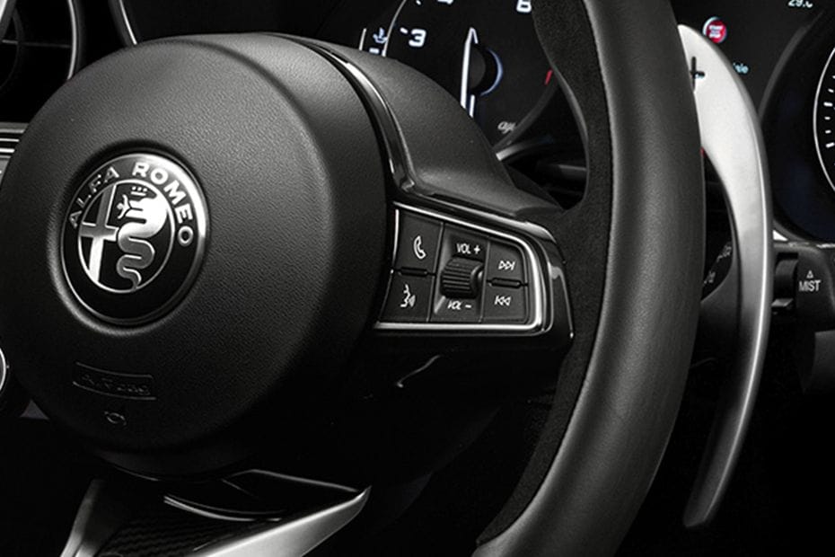 Alfa Romeo Stelvio Quadrifoglio Multi Function Steering