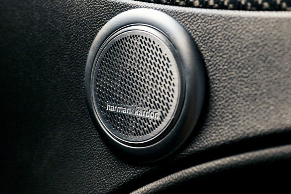 Speakers View of ألفا روميو ستلفيو