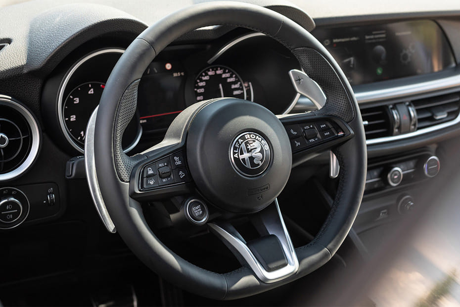 ألفا روميو ستلفيو Steering Wheel