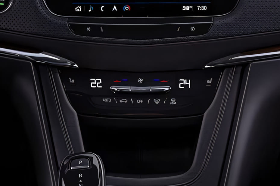 Front AC Controls of كاديلاك XT6