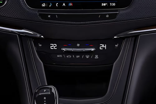 Front AC Controls of كاديلاك XT6
