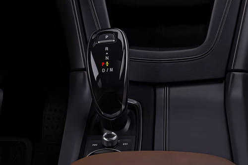 كاديلاك XT6 Gear Shifter