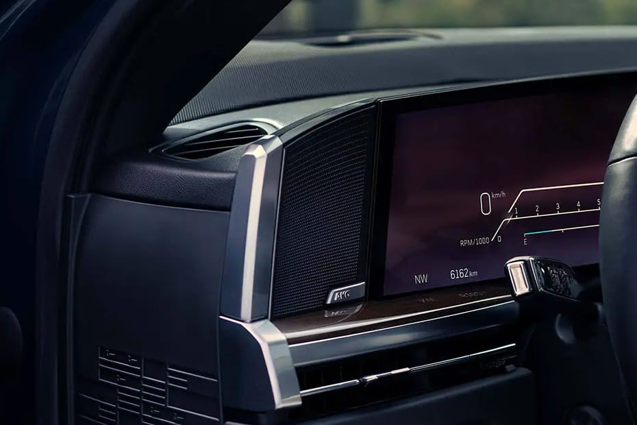 Speakers View of Cadillac Escalade V