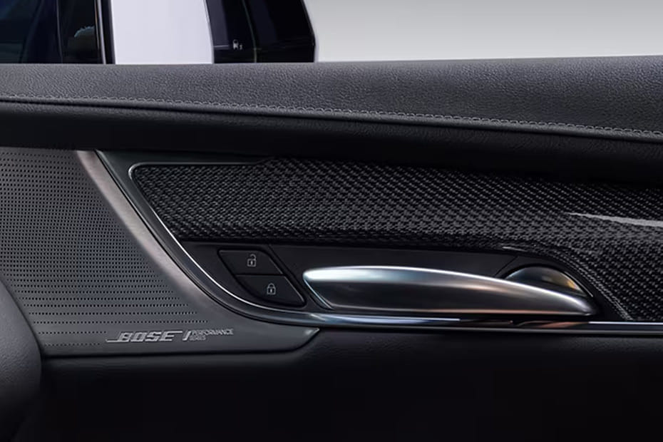 door handle interior of Cadillac XT5