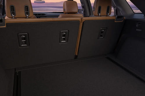 Folding Seats of كاديلاك XT5