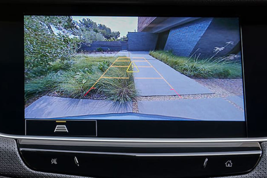 XT5 Parking Assist